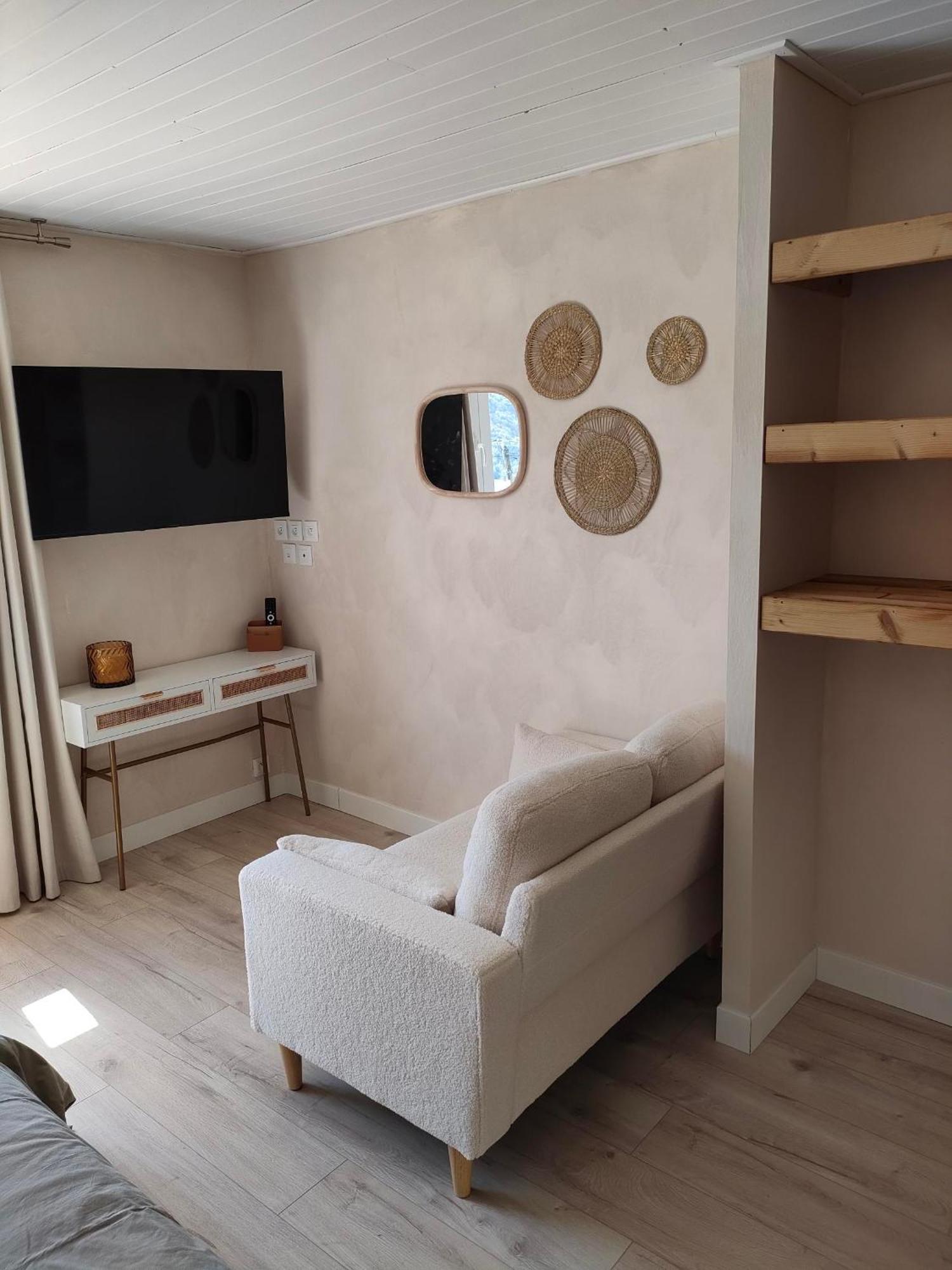 Le Cosy Du Plongeoir - T2 Neuf Avec Vue Sur Le Lac De Serre Poncon Et Grande Terrasse Avec Jardin Savines Eksteriør billede