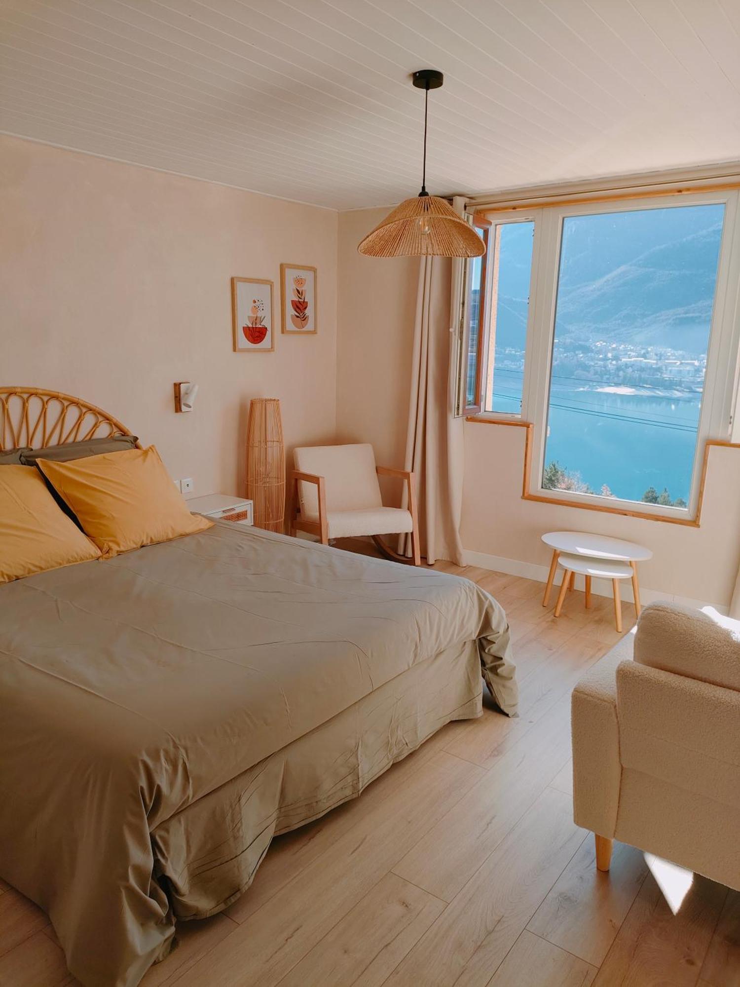 Le Cosy Du Plongeoir - T2 Neuf Avec Vue Sur Le Lac De Serre Poncon Et Grande Terrasse Avec Jardin Savines Eksteriør billede